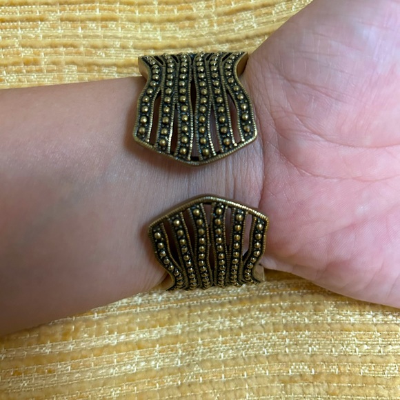 Heidi Daus red & black rhinestone floral flower motif bracelet / cuff - Picture 5 of 7